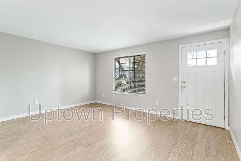 Charming 1-Bedroom Apartment in North St. Johns! property image