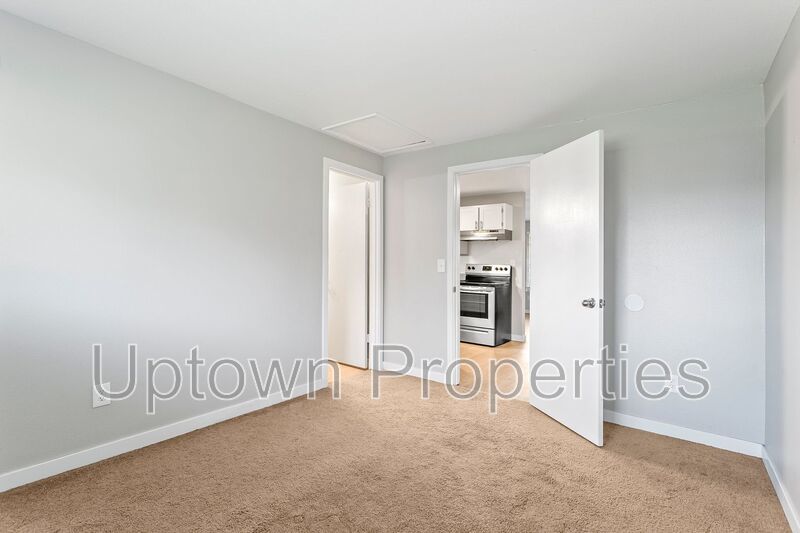 Charming 1-Bedroom Apartment in North St. Johns! property image