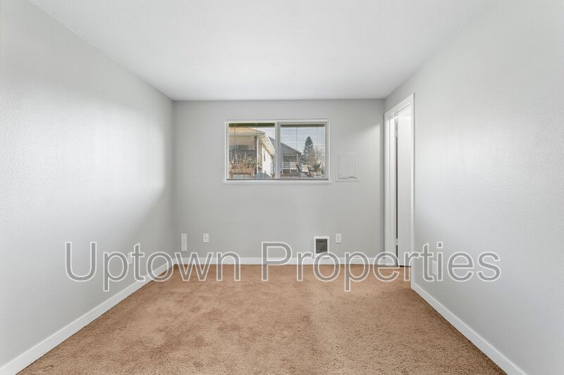 Charming 1-Bedroom Apartment in North St. Johns! property image