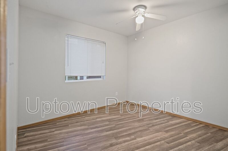 Charming 2BD/1BTH Apartment in Prime NE Portland Location property image