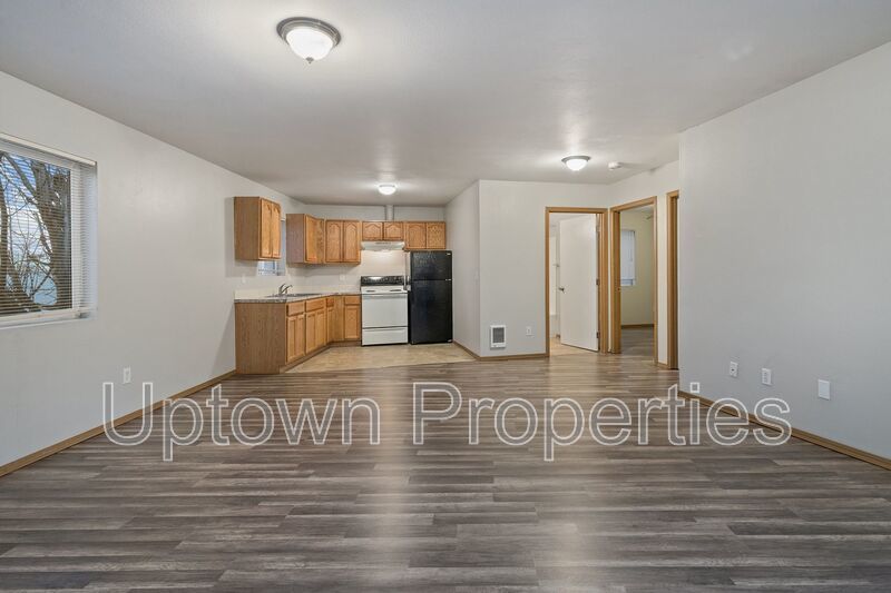 Charming 2BD/1BTH Apartment in Prime NE Portland Location property image