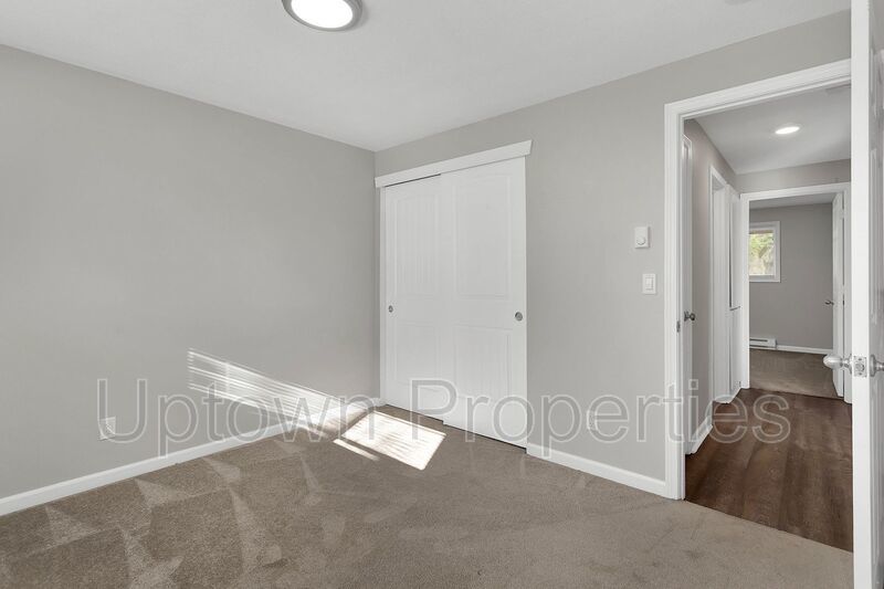 2BD/1BTH in Central Hillsboro + 1-Car Garage property image
