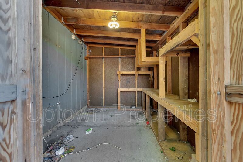 2BD/1BTH in Central Hillsboro + 1-Car Garage property image