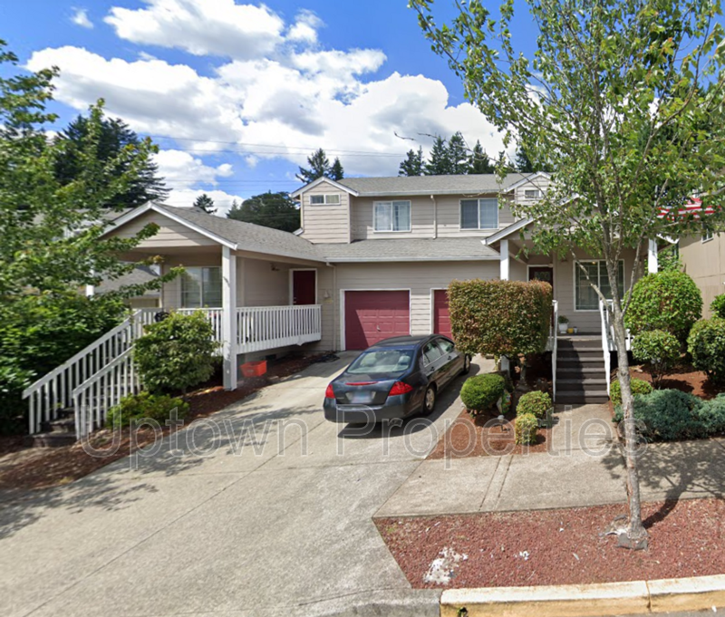 Spacious 3BD/2.5BTH Duplex in Happy Valley property image