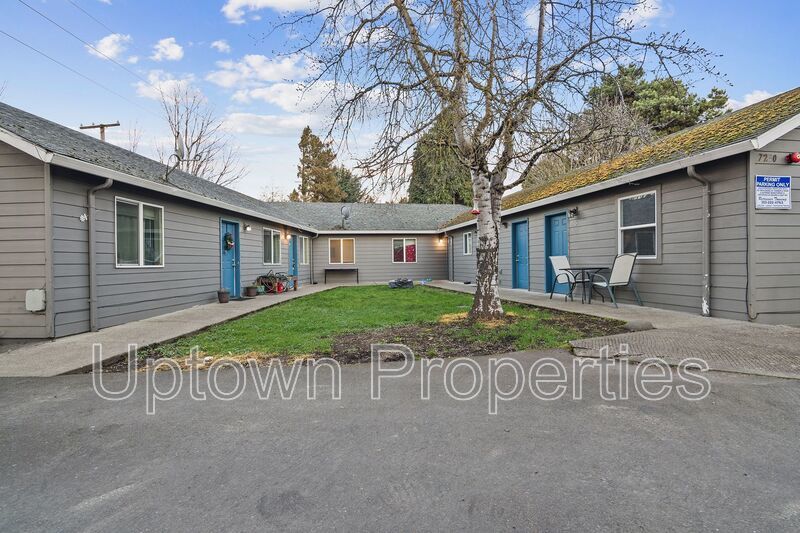 Charming Woodlawn Single Level Plex! Ground Floor Entry - Parking Included property image