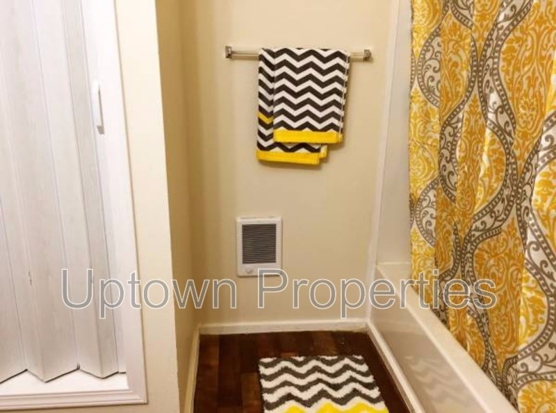 1 Bedroom + Private Deck + Walk to Downtown Hillsboro! Off-street parking included property image