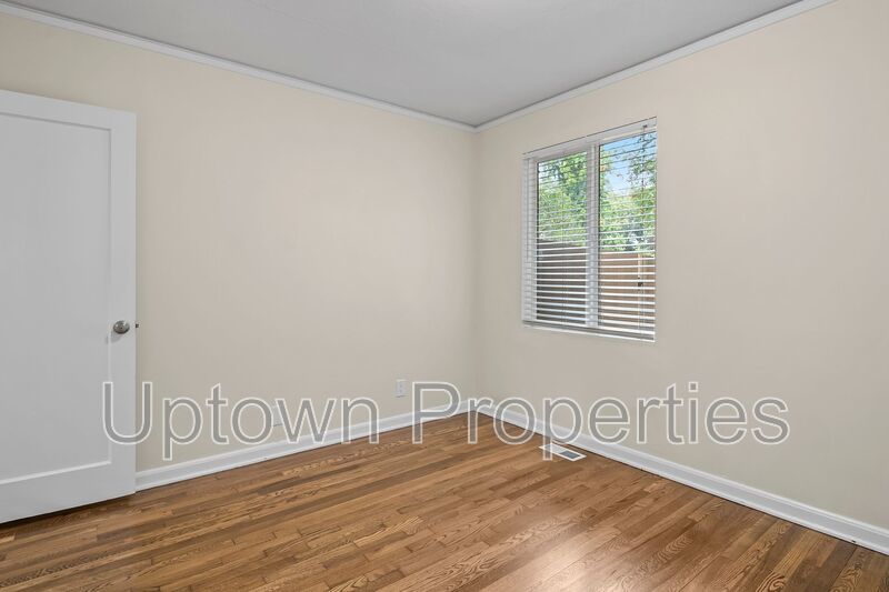 4 Bedroom, 2 Bathroom Home in Great Royal Woodlands + Included Washer/Dryer + Garage Parking property image