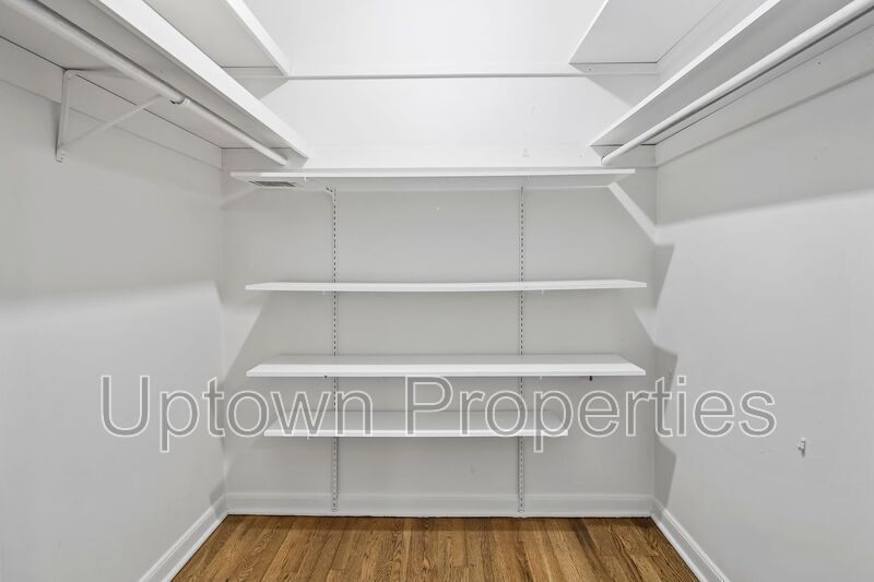 4 Bedroom, 2 Bathroom Home in Great Royal Woodlands + Included Washer/Dryer + Garage Parking property image