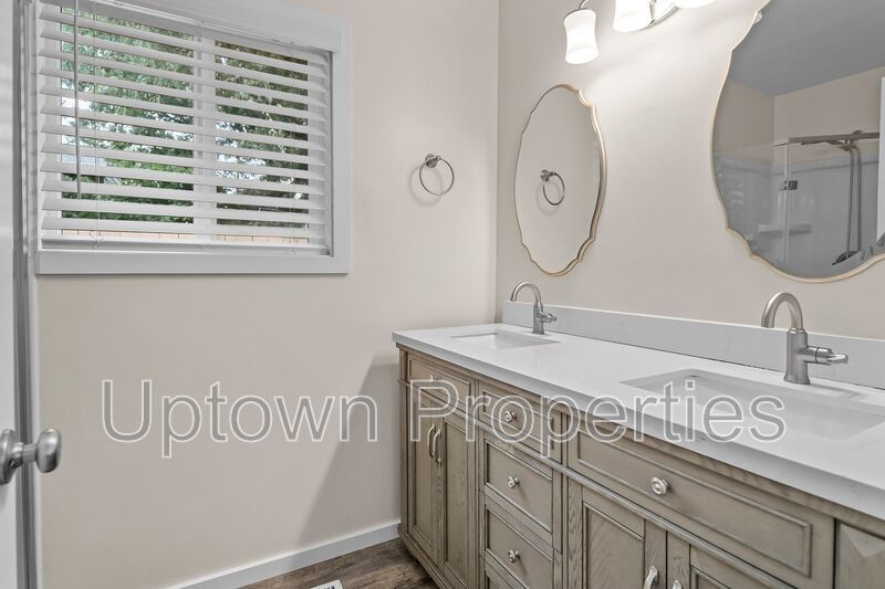 4 Bedroom, 2 Bathroom Home in Great Royal Woodlands + Included Washer/Dryer + Garage Parking property image