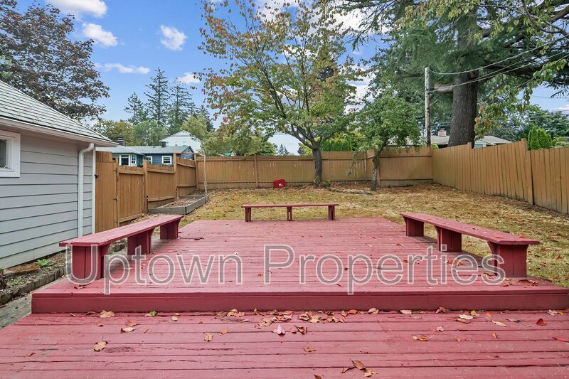 4 Bedroom, 2 Bathroom Home in Great Royal Woodlands + Included Washer/Dryer + Garage Parking property image