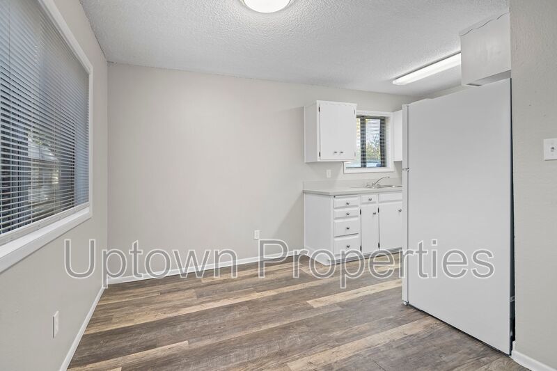 Cozy 2BD/1BTH Ground-level Apartment with On-site Laundry & Parking property image