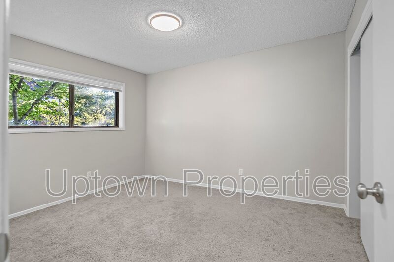 Cozy 2BD/1BTH Ground-level Apartment with On-site Laundry & Parking property image