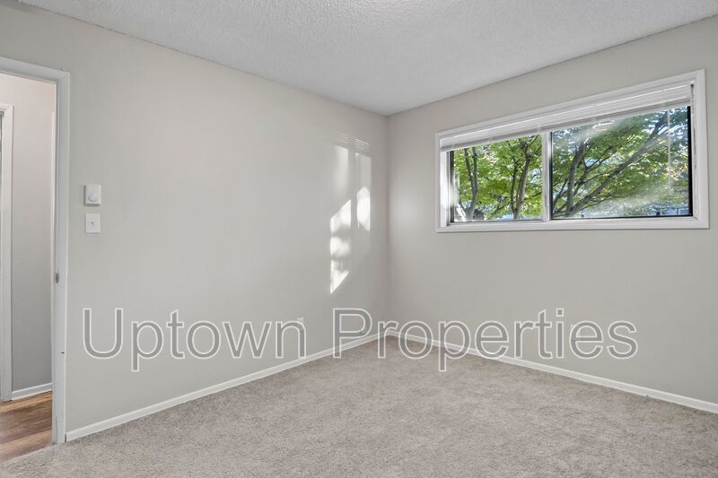 Cozy 2BD/1BTH Ground-level Apartment with On-site Laundry & Parking property image