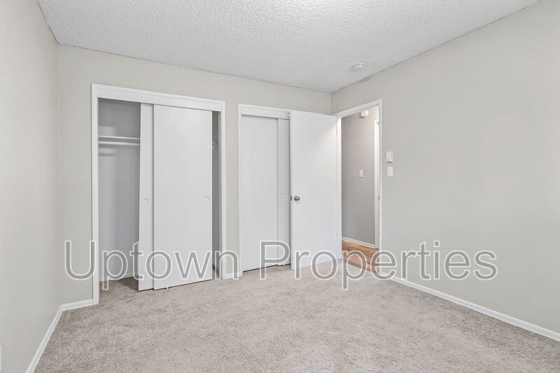 Cozy 2BD/1BTH Ground-level Apartment with On-site Laundry & Parking property image