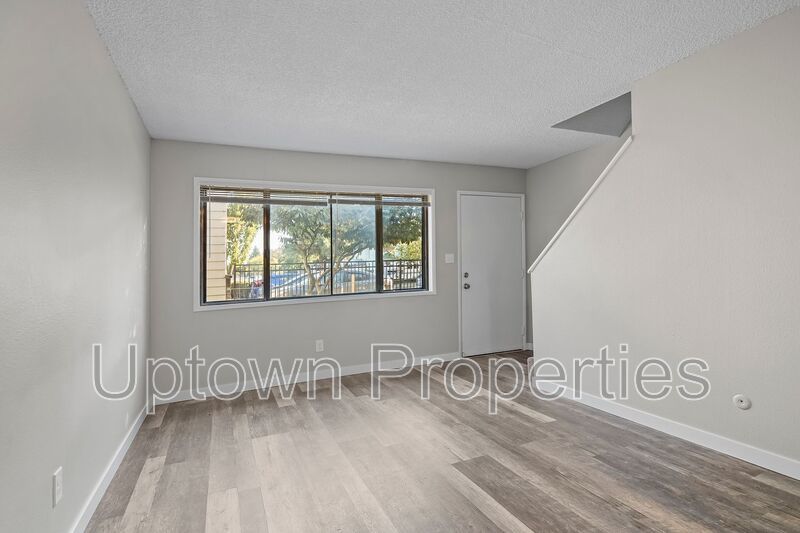 2BR/1.5BTH in Executive Arms Apartments property image