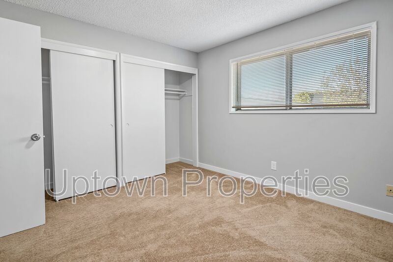 2BR/1.5BTH in Executive Arms Apartments property image