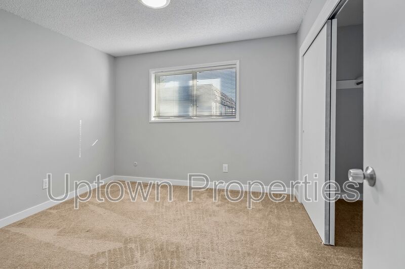 2BR/1.5BTH in Executive Arms Apartments property image