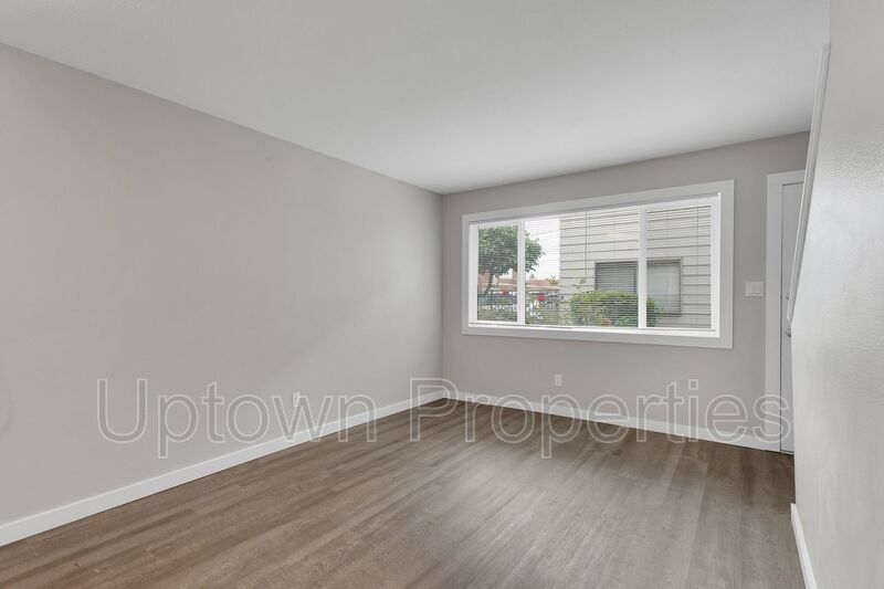 2BR/1.5BTH in Executive Arms Apartments property image