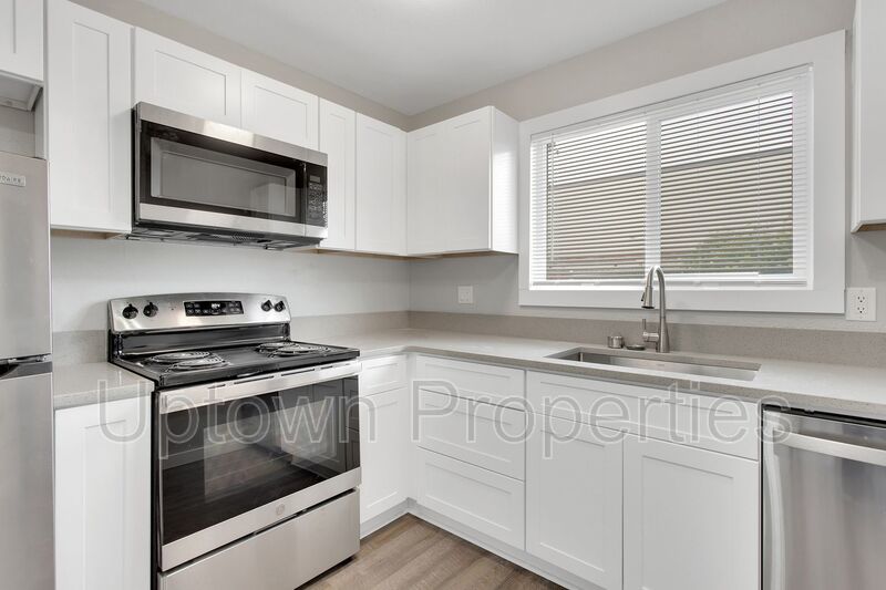 2BR/1.5BTH in Executive Arms Apartments property image