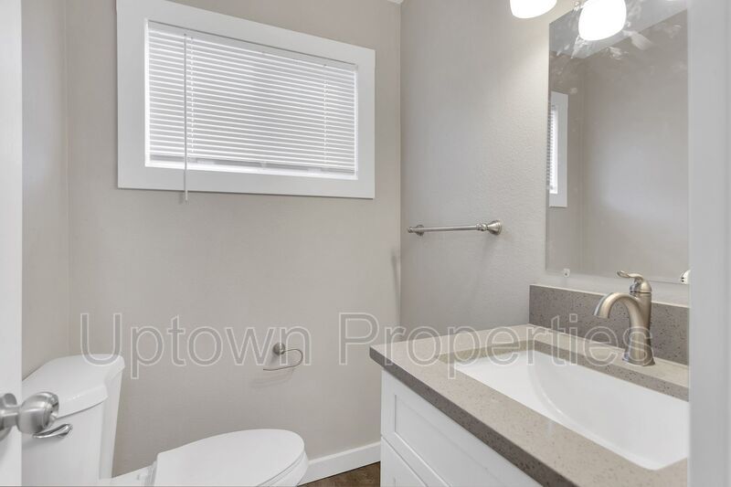 2BR/1.5BTH in Executive Arms Apartments property image