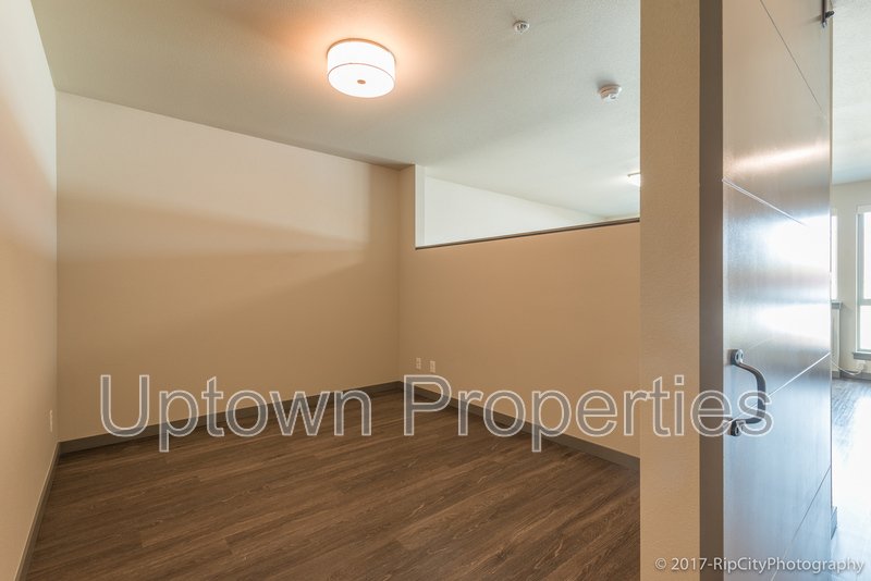 1BR Loft in New Complex Near Water at Willamette Park property image