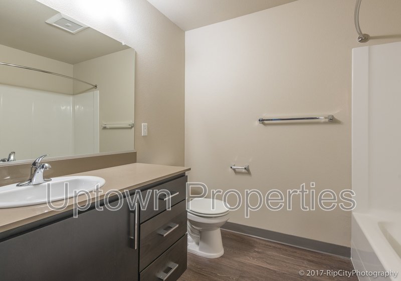 1BR Loft in New Complex Near Water at Willamette Park property image