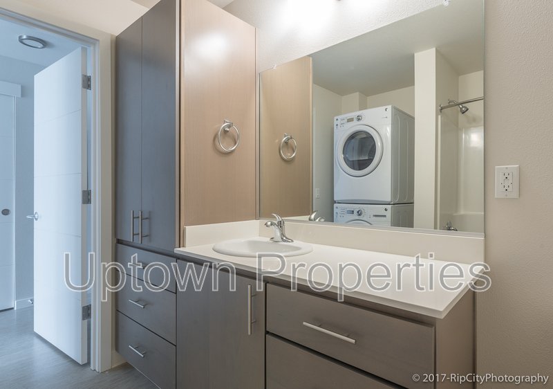 1BR Loft in New Complex Near Water at Willamette Park property image