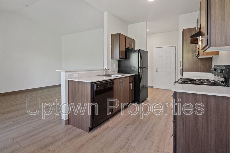 Mid-March Move-In for this Modern 1BD/1BTH 2nd floor apartment property image