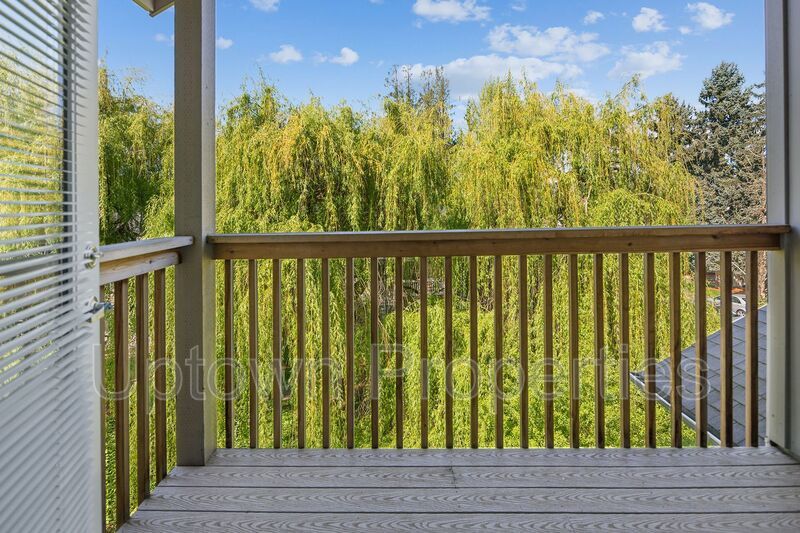 Mid-March Move-In for this Modern 1BD/1BTH 2nd floor apartment property image