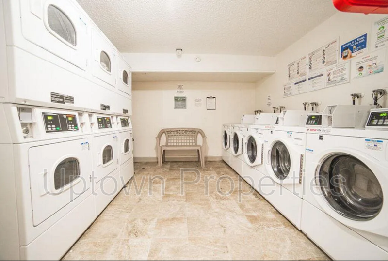 Ground Floor 2 Bed 1 Bath + Wood Floors + Assigned Parking + Large Patio property image