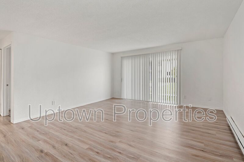 Ground Floor 2 Bed 1 Bath + Wood Floors + Assigned Parking + Large Patio property image