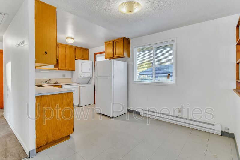 Available 3BR/1BTH in Meadowbrook Village! + Included Washer/Dryer property image