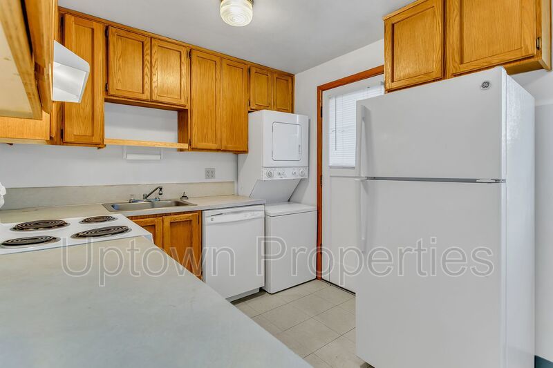 Available 3BR/1BTH in Meadowbrook Village! + Included Washer/Dryer property image