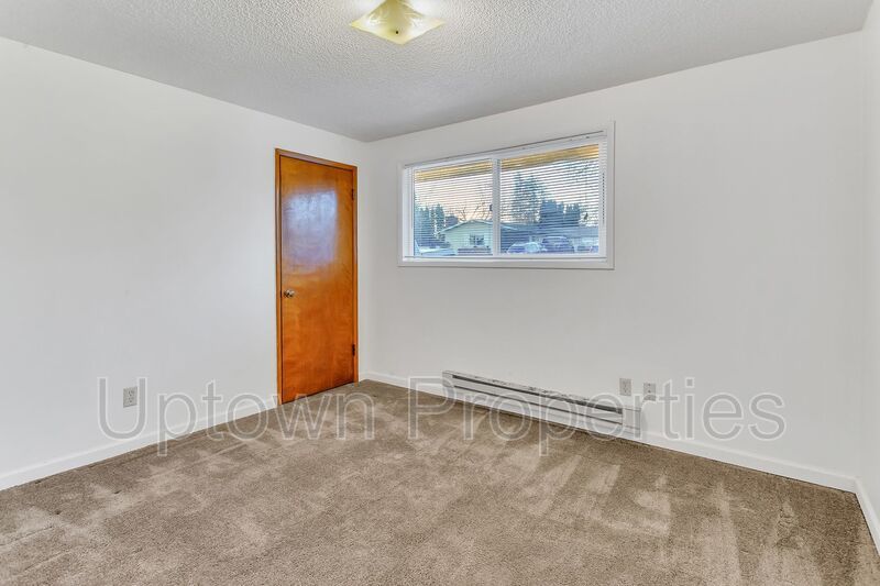 Available 3BR/1BTH in Meadowbrook Village! + Included Washer/Dryer property image