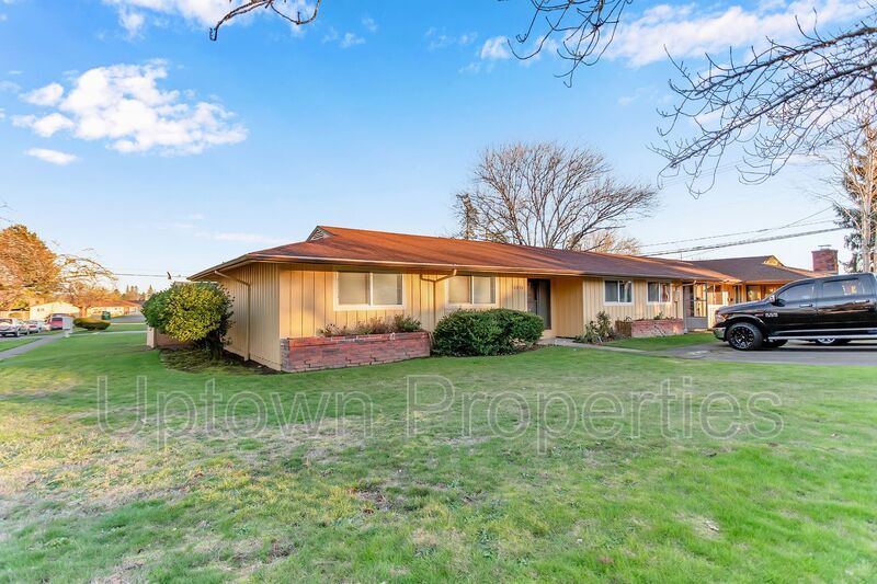 Available 3BR/1BTH in Meadowbrook Village! + Included Washer/Dryer property image