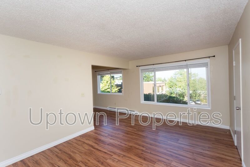 FREE First Month's Rent: 2BD/1BTH Ground-level Apartment in SW Portland property image