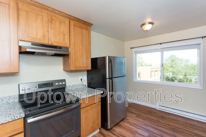FREE First Month's Rent: 2BD/1BTH Ground-level Apartment in SW Portland property image