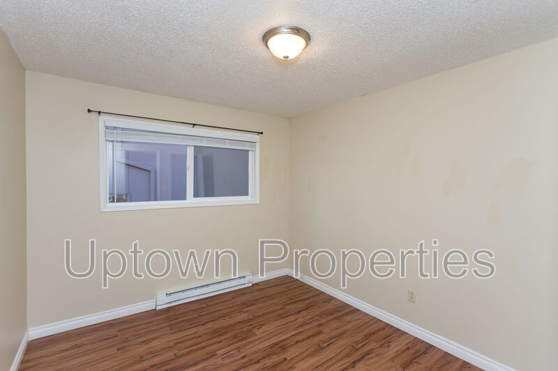 FREE First Month's Rent: 2BD/1BTH Ground-level Apartment in SW Portland property image