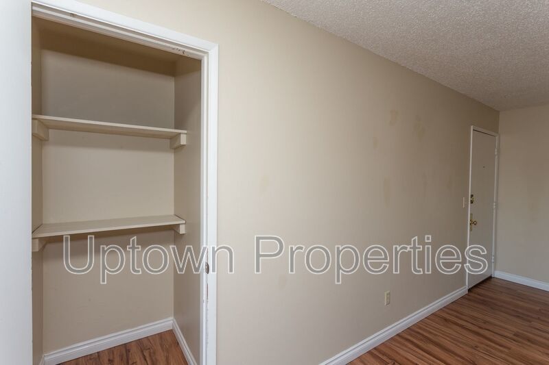 FREE First Month's Rent: 2BD/1BTH Ground-level Apartment in SW Portland property image