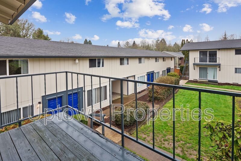 Ground Floor 1 Bed Rare Value $995! Parking and Laundry On Site property image