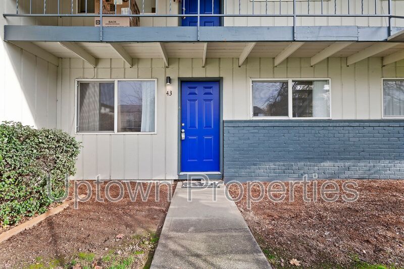 Ground Floor 1 Bed Rare Value $995! Parking and Laundry On Site property image