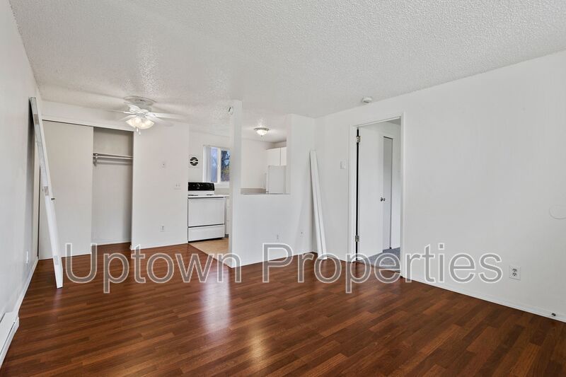 Ground Floor 1 Bed Rare Value $995! Parking and Laundry On Site property image