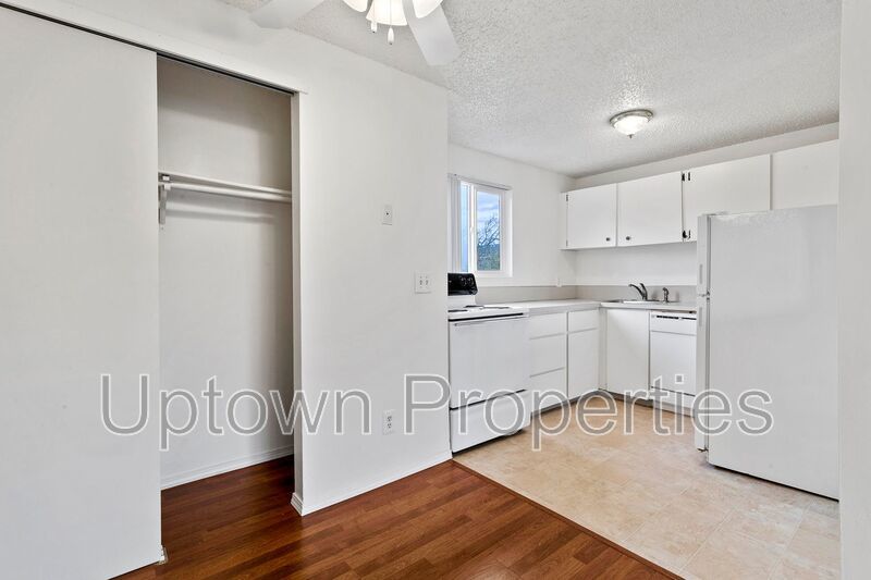 Ground Floor 1 Bed Rare Value $995! Parking and Laundry On Site property image