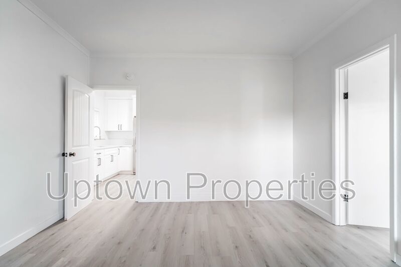 Ground Floor 2BD/1BTH + Bonus Room + Wood Floors + Shared Yard! Walk to Downtown Hillsboro! property image