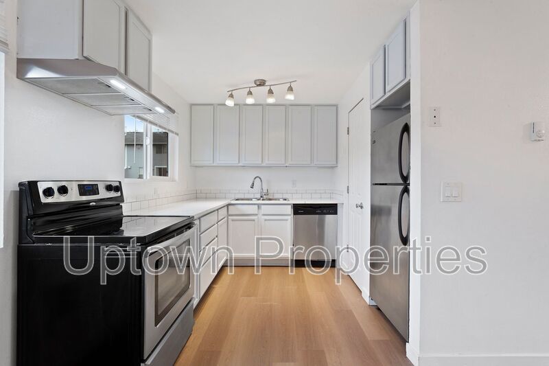 **February Move-In Special** Single Level 3BR -Upgraded Wood Floors/Stainless Appliances property image