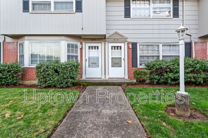 FREE First Month's Rent: 2BD/1.5BTH Townhome + Private Fenced Patio + W/D in unit + Parking Included property image