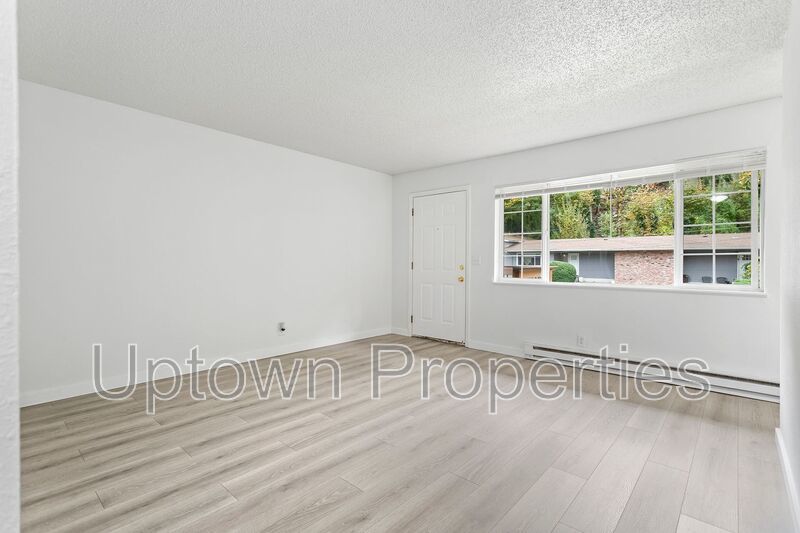 Charming Upstairs Unit in SW Portland with Easy City Access property image