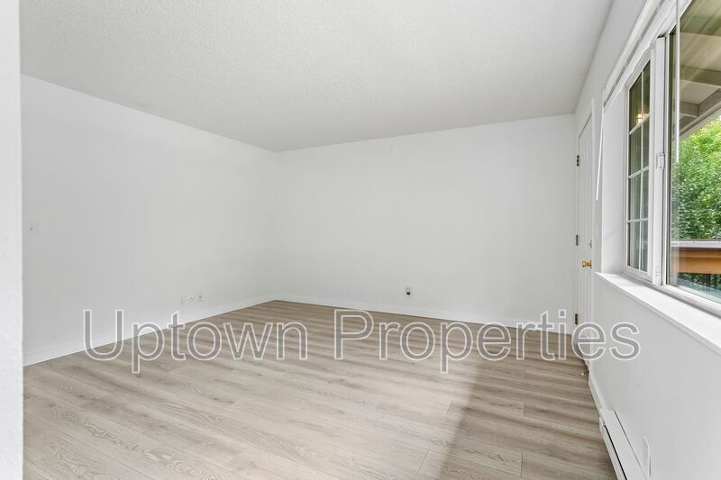 Charming Upstairs Unit in SW Portland with Easy City Access property image