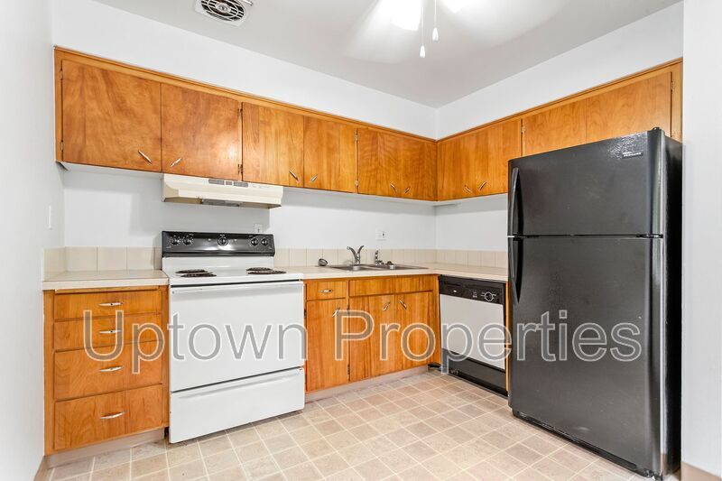 Charming Upstairs Unit in SW Portland with Easy City Access property image