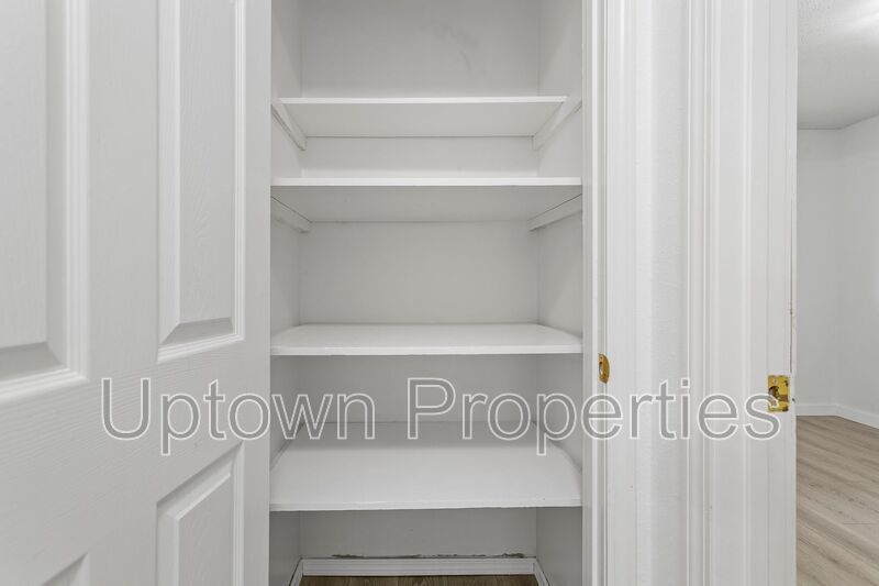 Charming Upstairs Unit in SW Portland with Easy City Access property image